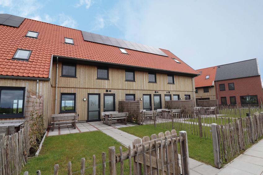 Friese Villa 3 6 pers met sloep optioneel bij te boeken