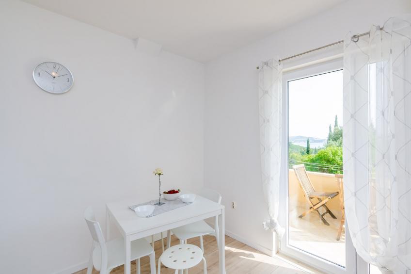 Color Apartments - Comfort One Bedroom Apartment with Terrace and Partial Sea View (Yellow) - foto 4