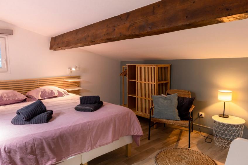 im Herzen eines provenzalischen Weinguts, Terrasse mit Meerblick, Pool