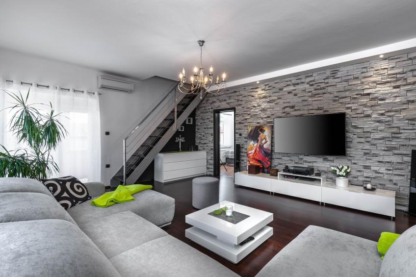 Schöne Villa in ruhiger Stadt mit Pool und BBQ - foto 12