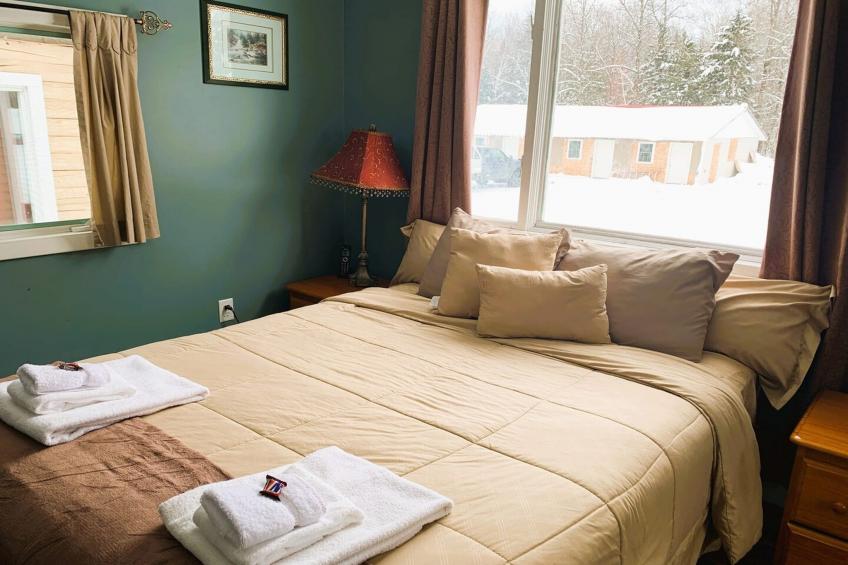 King Bed Riverfront Suite - foto 19