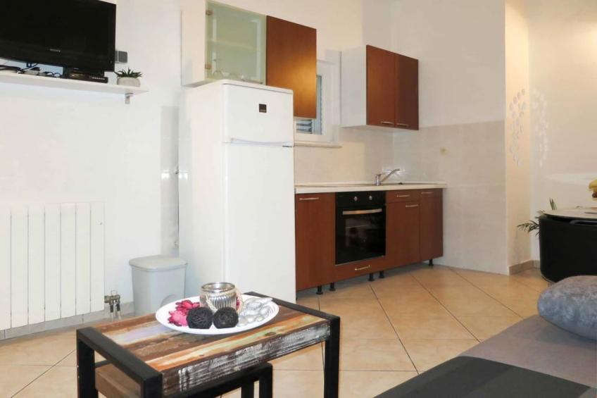 Sea-View Apartments with Pool, Terrace, and Outdoor Lounge in Scenic Čiovo Island - Standard One Bedroom Apartment (Sollis II) - foto 4