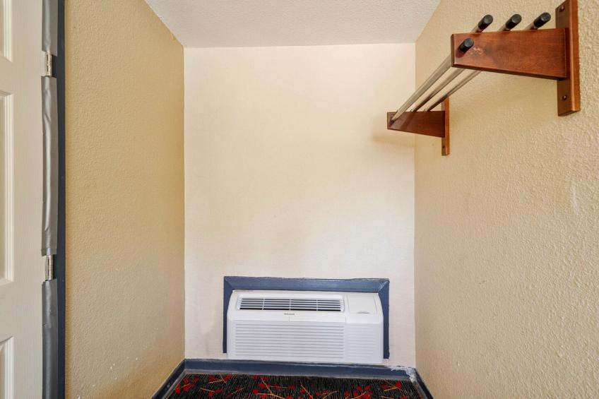 Queen Bed Non-Smoking - foto 22