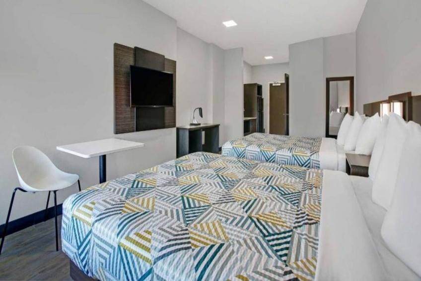 2 Queen Beds Nsmk Kitchen Shower - foto 11
