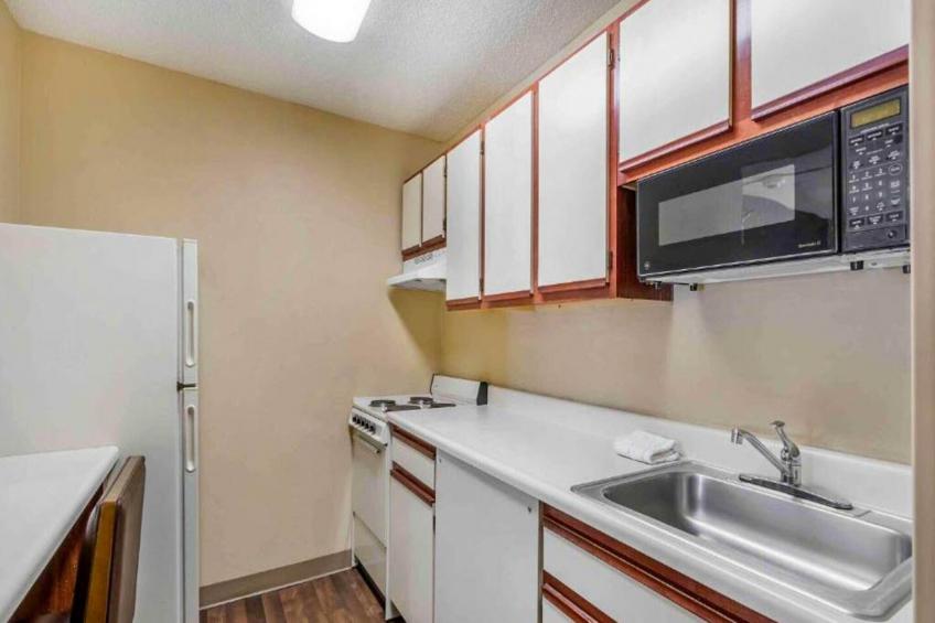1 Queen Bed | Suite, Non-Smoking, Kitchen - foto 2