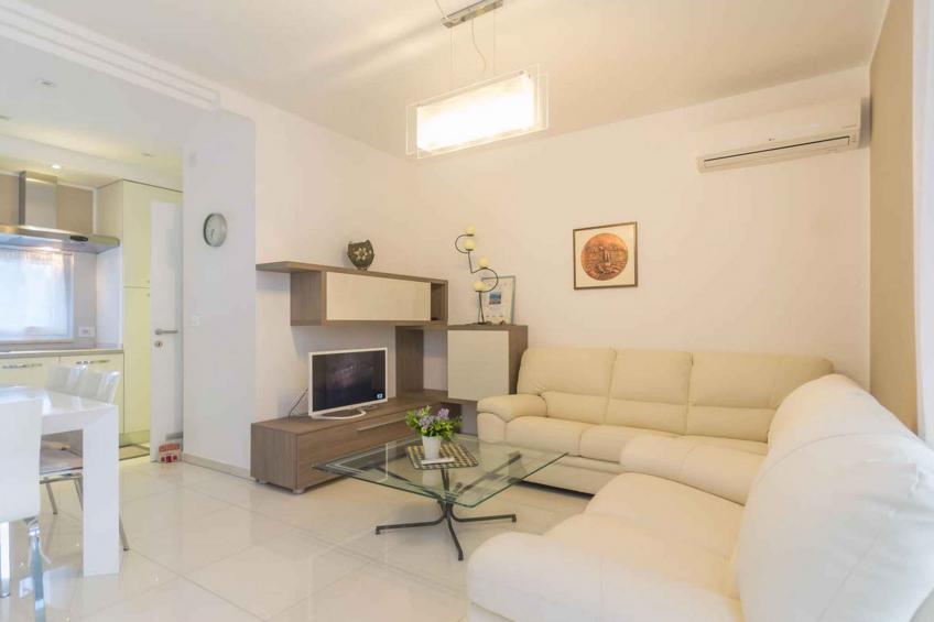 Holiday apartment with garage - BF-NNKJ9 - foto 5