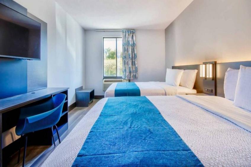 2 Queen Beds  Non-Smoking Micfridge - foto 6