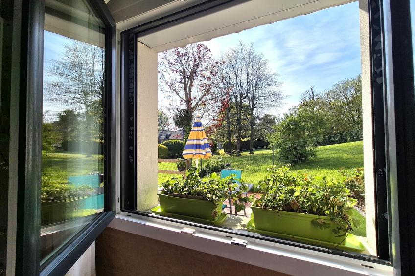 Joli rez-de-jardin avec terrasse sud plage 800 m - foto 11