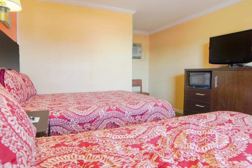 1 Queen Bed & 1 Full Bed - foto 16