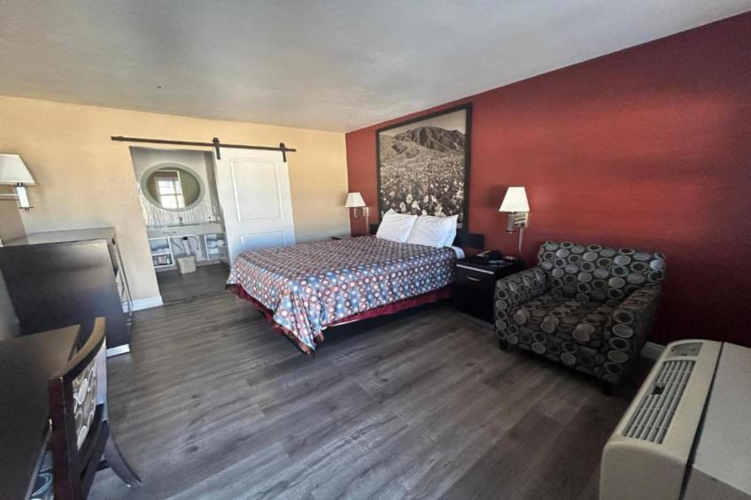 1 Queen Bed  Non-Smoking - foto 6