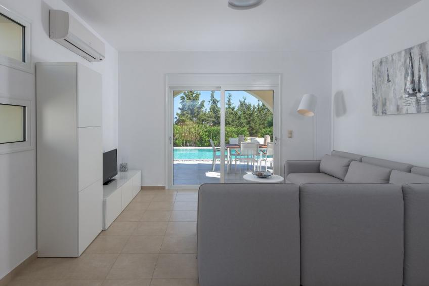 Liebevoll ausgestattetes Haus in ruhiger Lage mit beheiztem Pool und Meerblick - foto 14