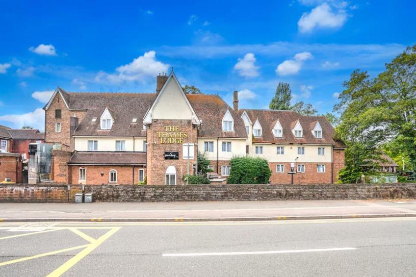 Classic Double  Staines ex Mercure