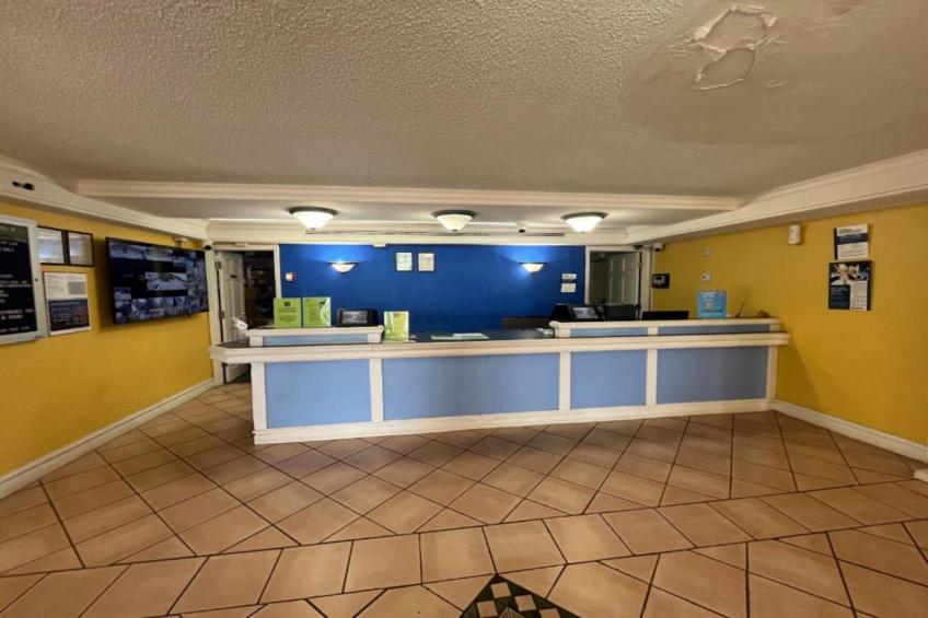 2 Full Beds  Smoking Kitchen - foto 8