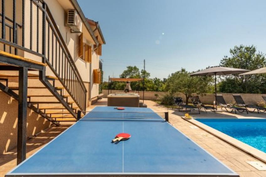 Holiday house Tina with jacuzzi and pool - foto 2