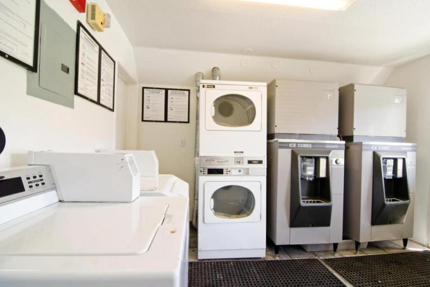 2 Full Beds  ADA/Tub/Mini Fridge - foto 23