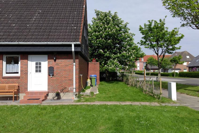 mit Garten, Grill und Terrasse