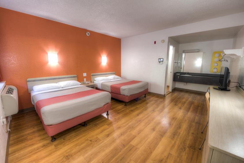 2 Full Beds  ADA/Tub - foto 4