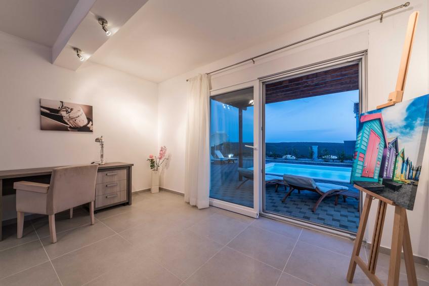 Luxury Escape with Swimming Pool & Modern Design - Deluxe Four Bedroom Villa with Sea View and Private Pool (Villa 5) - foto 49