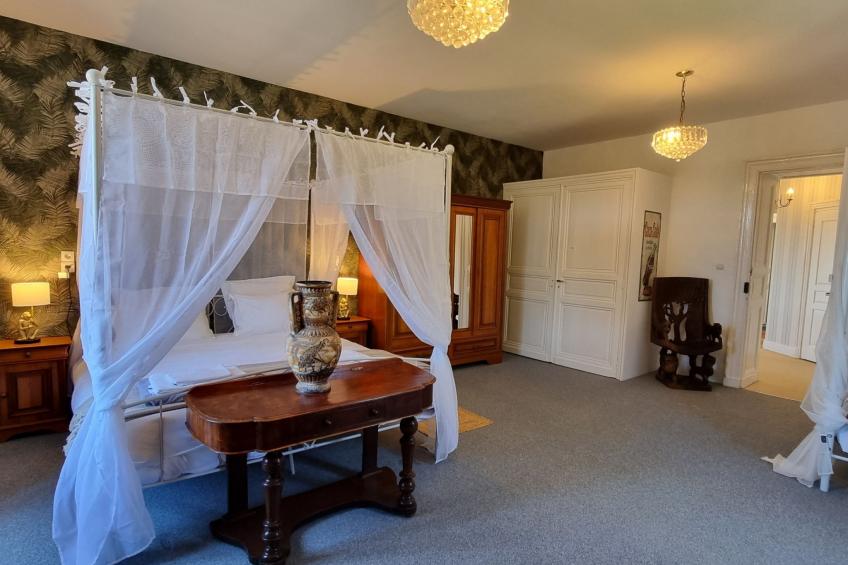 8-Zimmer-Schloss mit Pool und eigenem Park - foto 41