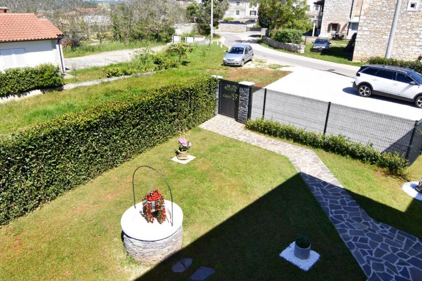 Apartment 2 in einer neuen Villa mit Pool in ruhiger Lage - foto 36