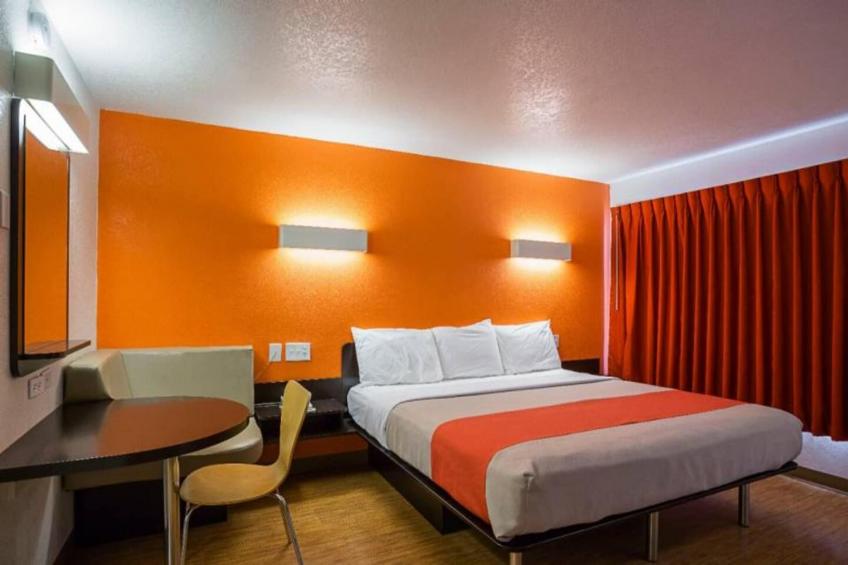1 Queen Bed  Non-Smoking - foto 26