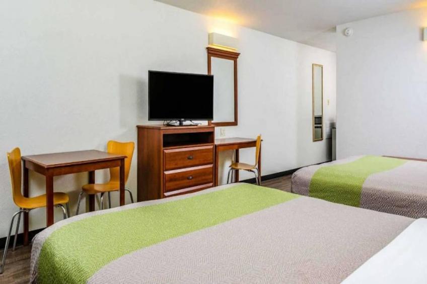 2 Queen Beds  Non-Smoking Kitchen - foto 4