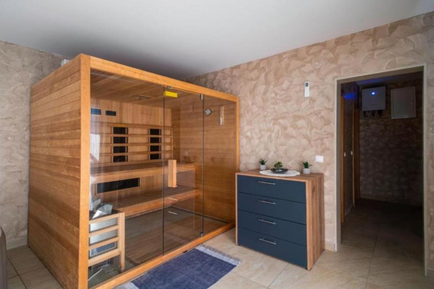 Villa Breg - Four Bedroom Villa with Pool, Hot-Tub and Sauna - foto 32