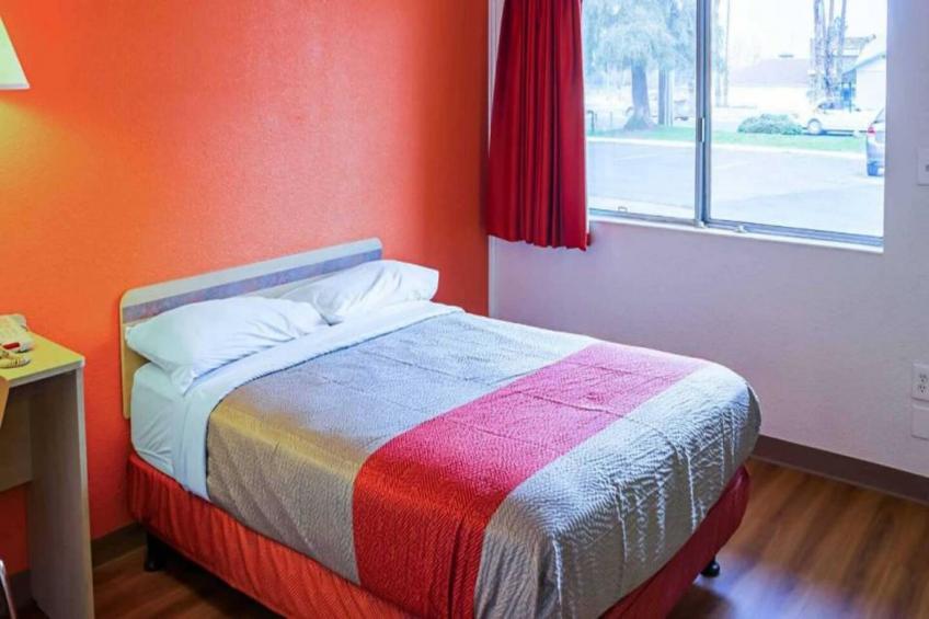 1 Queen Bed  Non-smoking - foto 11