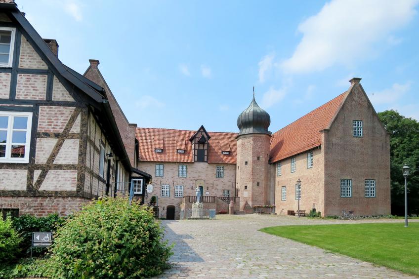 mit Terrasse und kleinem Garten - foto 7