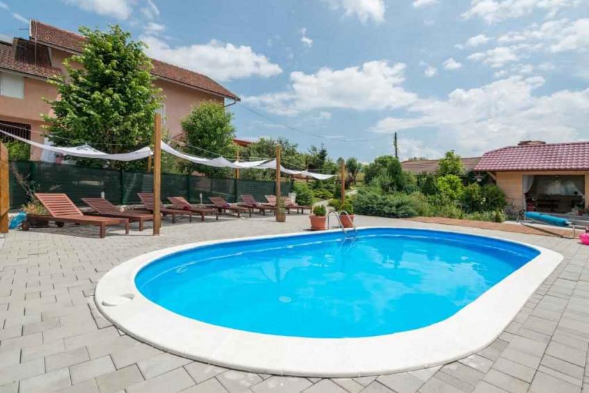 Vakantiewoning met airconditioning, gemeenschappelijk zwembad en terras - BF-69RVX
