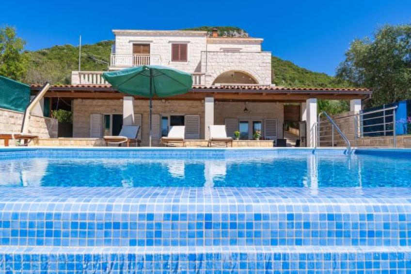 Beachfront Apartment house Hon with pool - foto 7