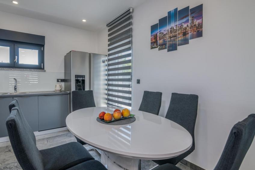 "Villa Enie" mit eigenem Pool - foto 11