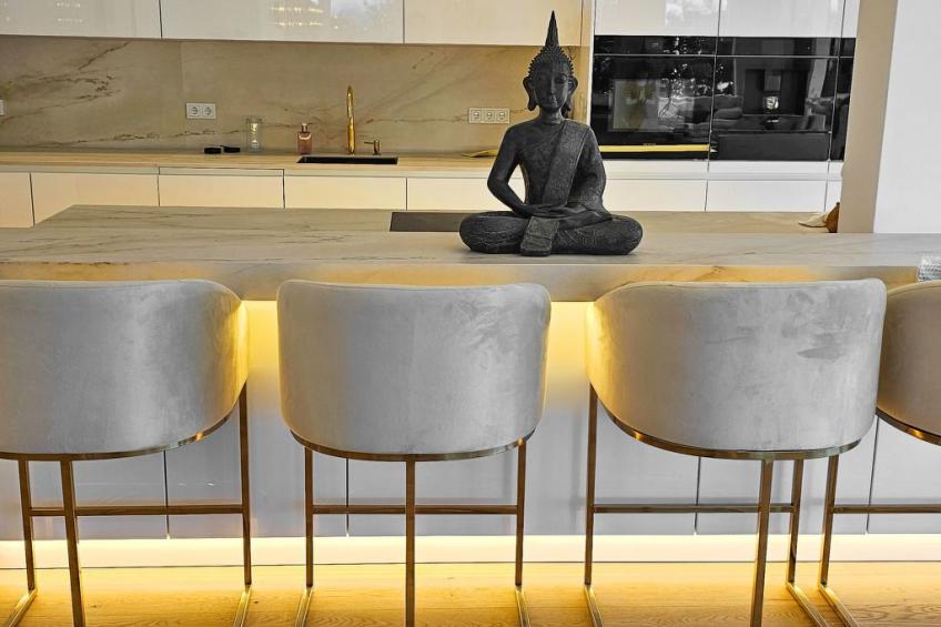 Luxurious large Home, Pool , Garden , Koi Pond - foto 5