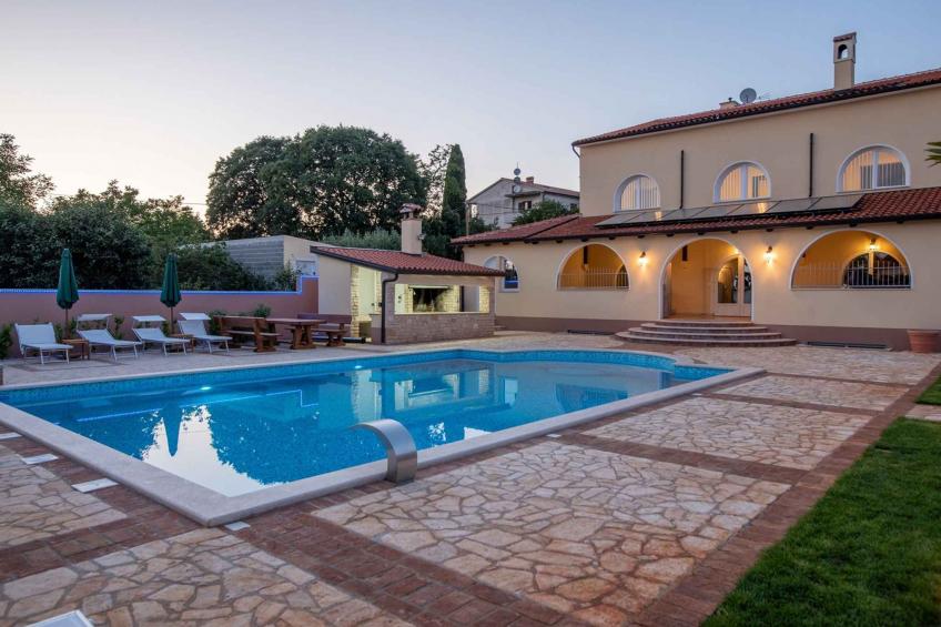 Vakantiewoning met zwembad - BF-XNT3M - foto 8