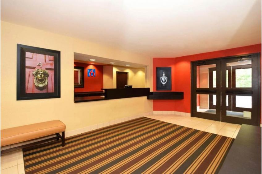 1 Queen Bed  Non-Smoking Kitchen - foto 31