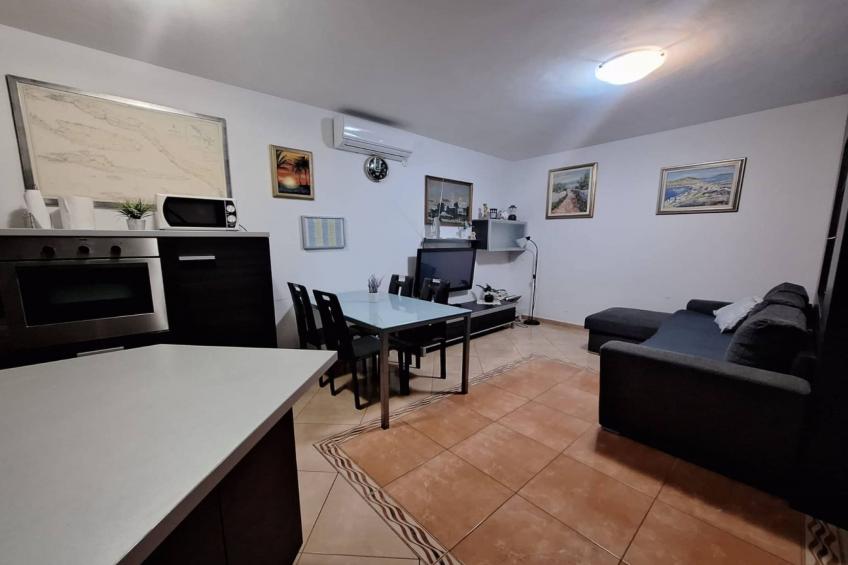 Peaceful Island Haven with Pool, BBQ & Games Area - Four Bedroom Holiday Home - foto 2