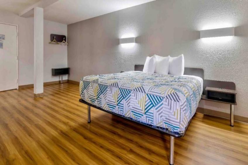 1 King Bed  Non-Smoking Micfridge - foto 33