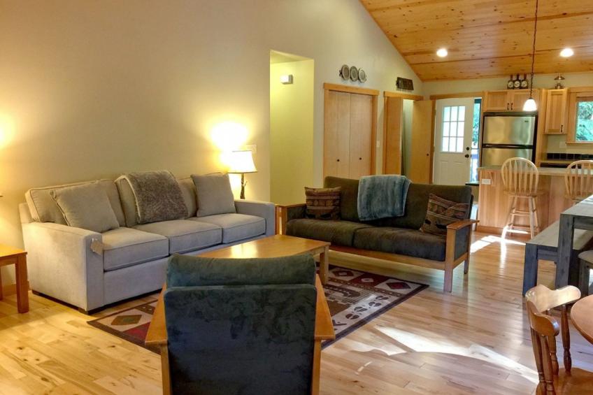 Moderne Hütte mit Whirlpool, Haustieren OK und Wi-Fi - foto 6
