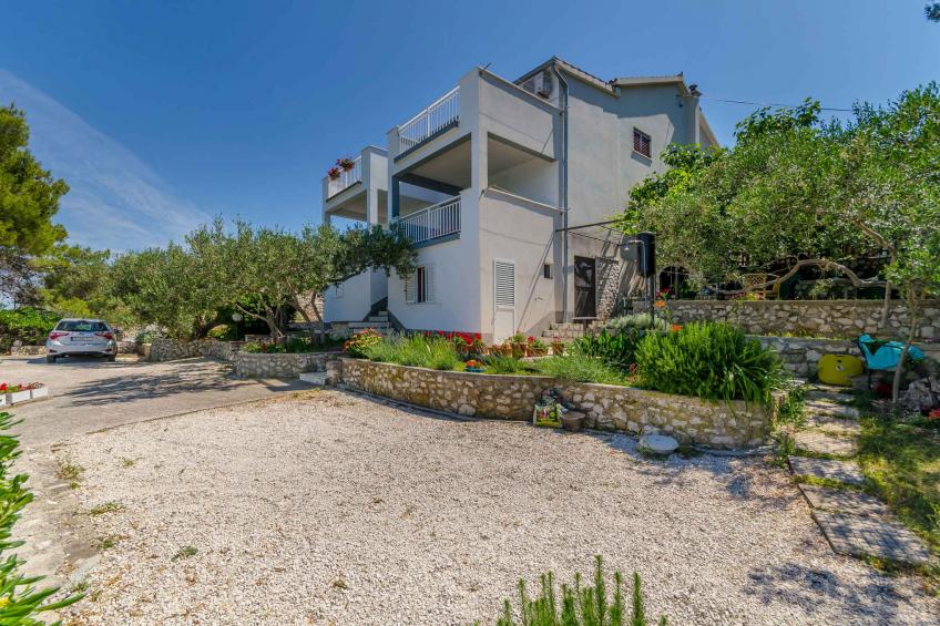 Holiday apartment with air conditioning, terrace and sea view in Slatine - BF-JB633 - foto 14