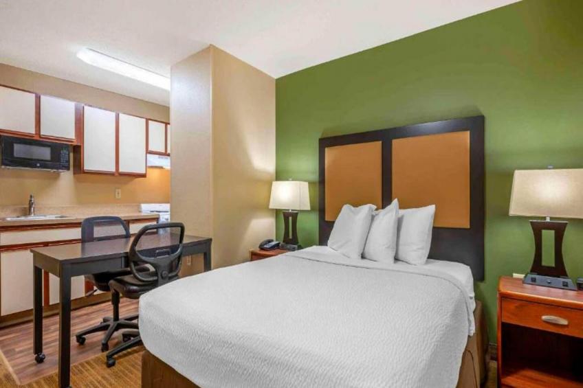 1 Queen Bed | Suite, Non-Smoking, Kitchen - foto 12