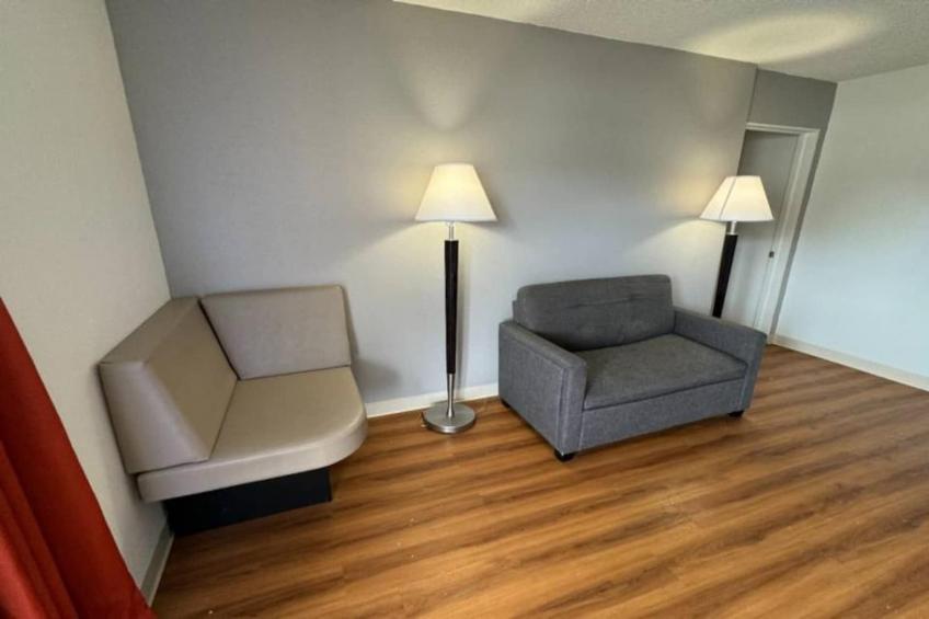 1 Queen Bed  Non-Smoking Micfridge - foto 19