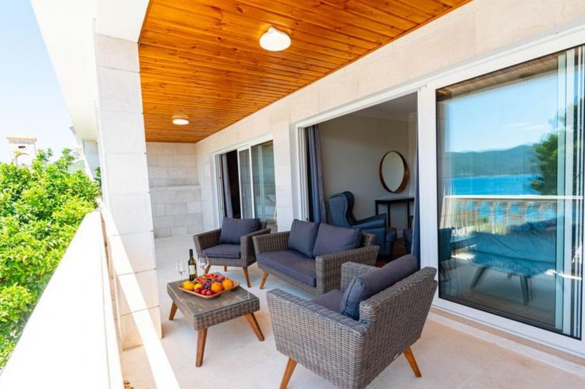 Suartini Viganj mit einem Pool - foto 84