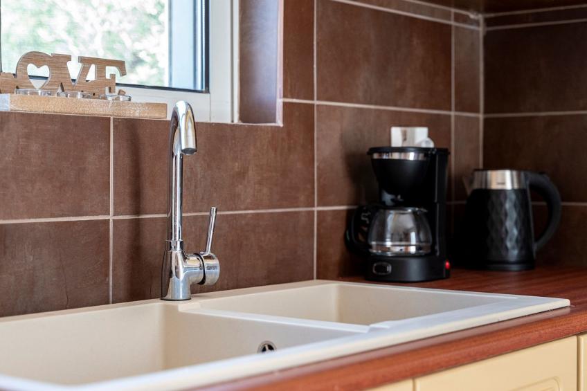 in einem Olivenhain in Strandnähe - foto 3