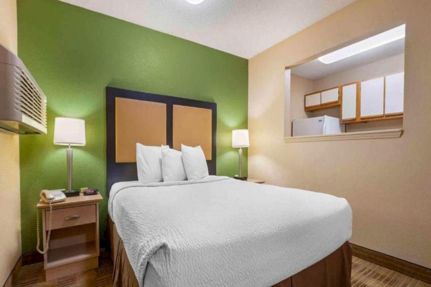 1 Queen Bed | Non-Smoking, Kitchen, Sofa-Bed - foto 15