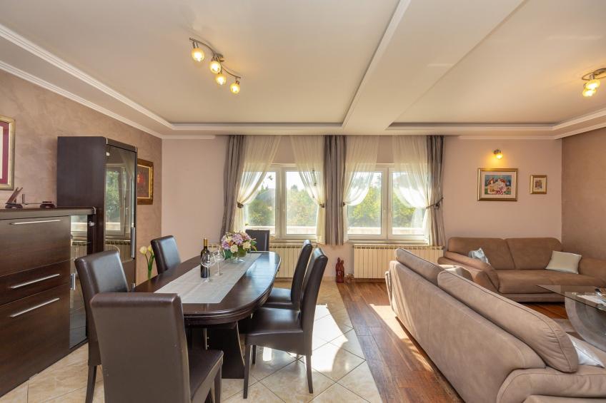 Holiday Home Trojković- Four Bedroom Holiday Home with Terrace and Swimming Pool - foto 9