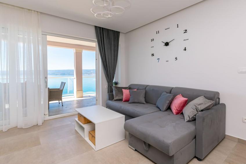 Apartments Hope (Dugi Rat) - Three-Bedroom Apartment with Jacuzzi  (Stanko)