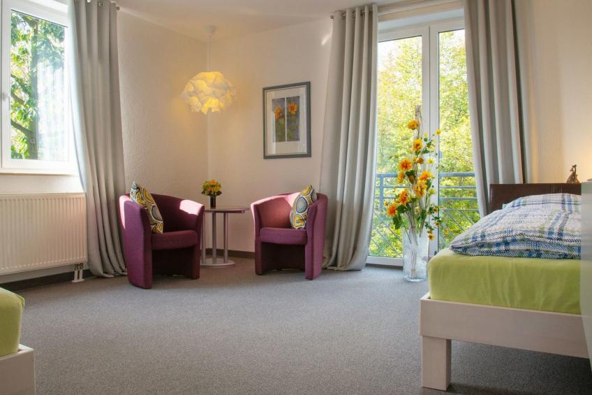 in Stadtrandlage mit guter Anbindung, sowie groß - foto 5