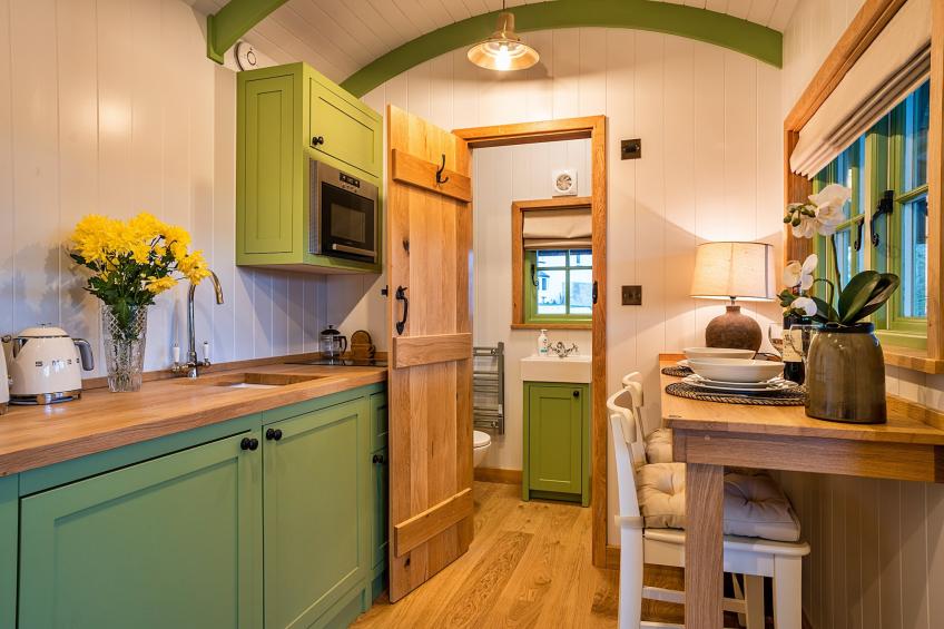 The Shepherd's Hut at Northcombe Farm - foto 11