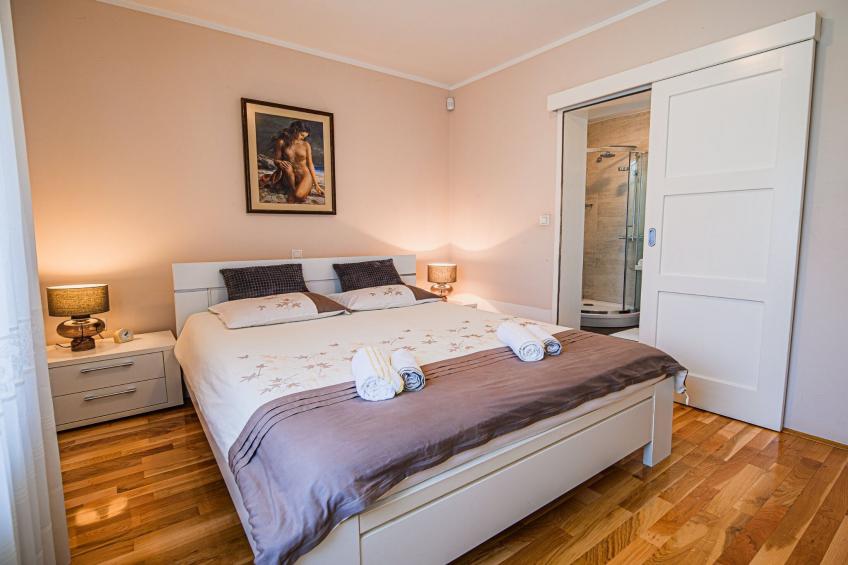 Stunning Rural Holiday Home with Garden and BBQ -  Four Bedroom Holiday Home - foto 20