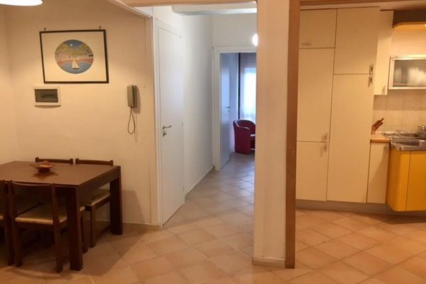 Geräumige und helle Wohnung in Mehrfamilienhaus mit Aufzug - foto 8